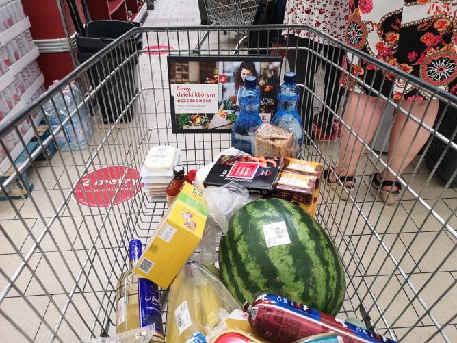 Lidé vezmou Kaufland útokem. Začíná velká akce. Lidé vezmou Kaufland útokem. Začíná velká akce.