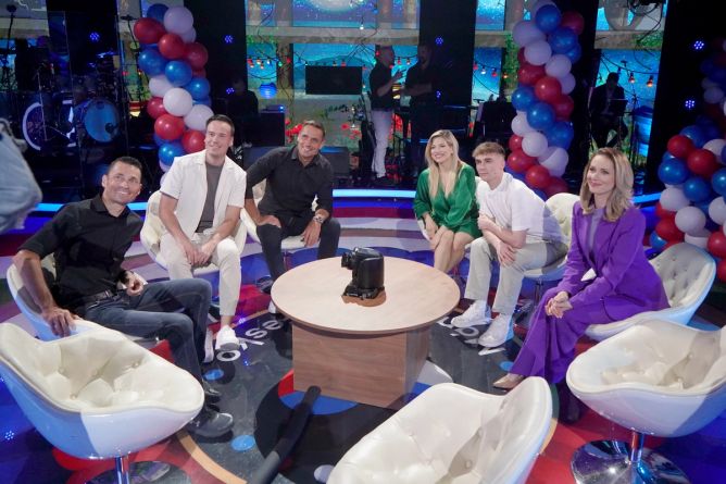 Představí se hosté, kteří dlouho odmítali. Představí se hosté, kteří dlouho odmítali.