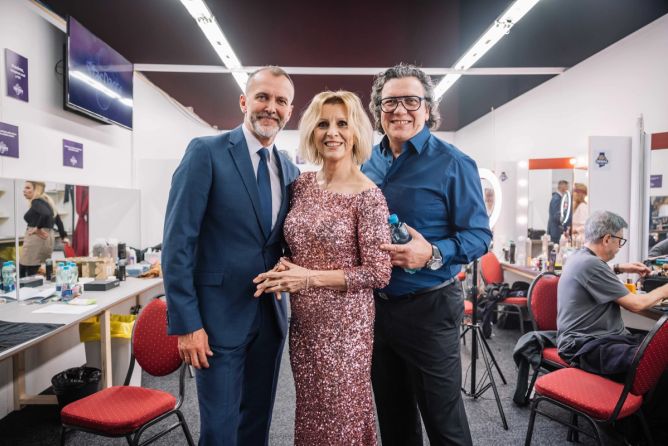 Porota přichází na řadu jako poslední. Porota přichází na řadu jako poslední.