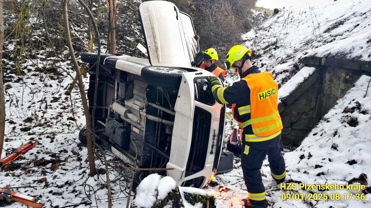 V Plzeňském kraji jsou silnice jako kluziště. 5 nehod během hodiny! V Plzeňském kraji jsou silnice jako kluziště. 5 nehod během hodiny!