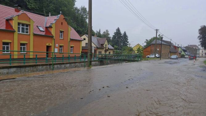 Bouřky se prohnaly republikou. Bouřky se prohnaly republikou.