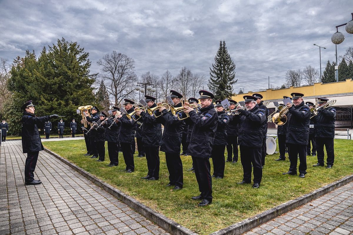 Sbohem kamaráde, byl jsi bojovník. Policie se dnes rozloučila se zesnulým kolegou Sbohem kamaráde, byl jsi bojovník. Policie se dnes rozloučila se zesnulým kolegou