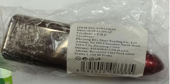 Pokud ho máte doma, vraťte ho zpět do obchodu. Pokud ho máte doma, vraťte ho zpět do obchodu.