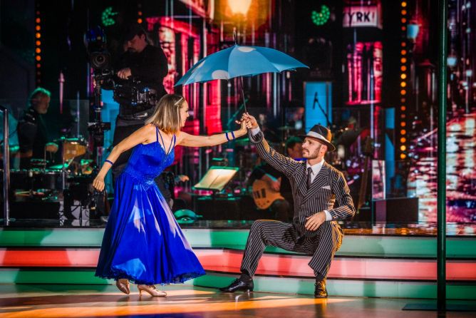 Do StarDance se vrací Lucie Vondráčková. Do StarDance se vrací Lucie Vondráčková.