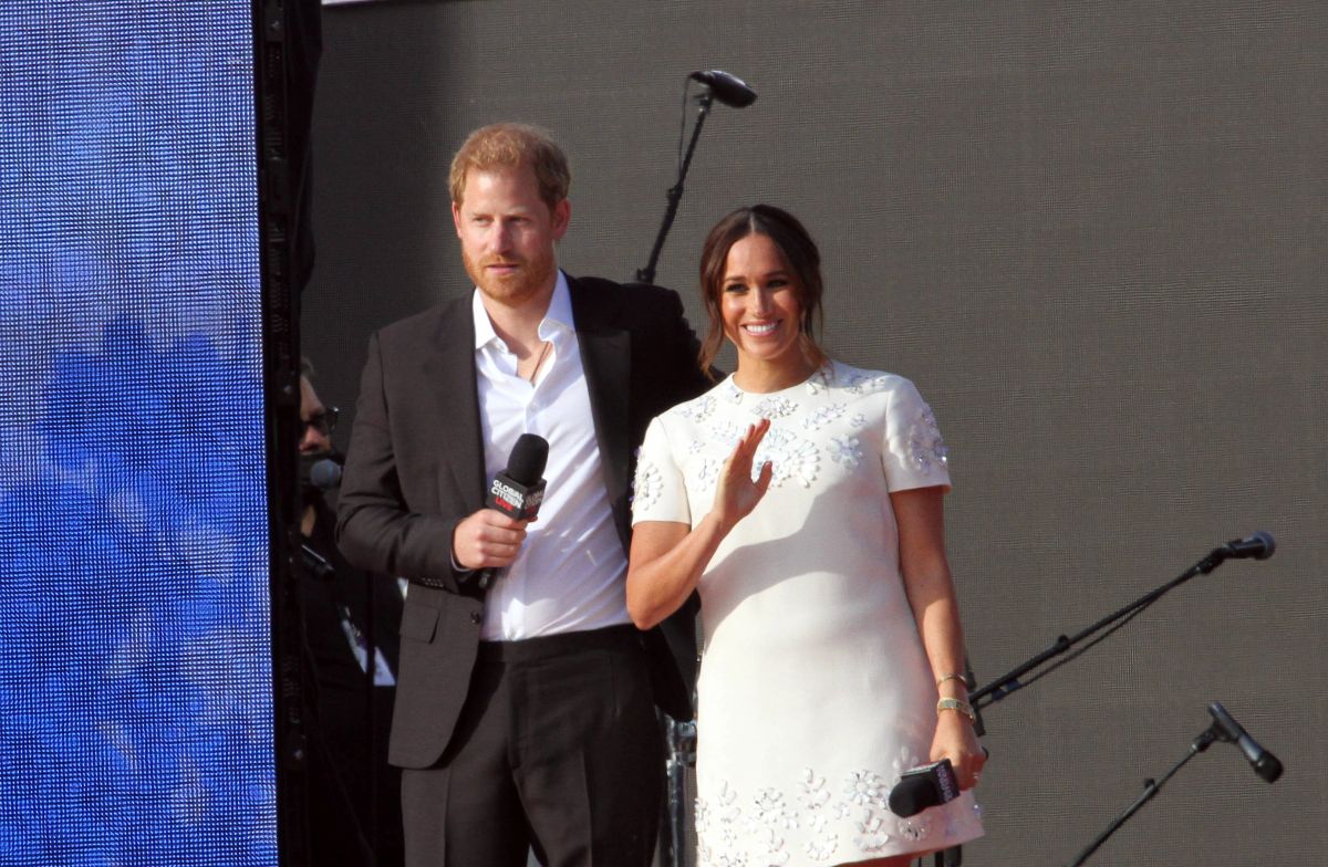 Princ Harry a Meghan v problémech: Nemají dost peněz, začali dělat čistky v řadách svých zaměstnanců Princ Harry a Meghan v problémech: Nemají dost peněz, začali dělat čistky v řadách svých zaměstnanců
