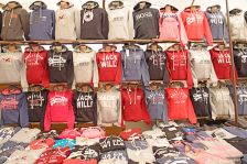 Falešné zboží je problémem většiny tržnic.