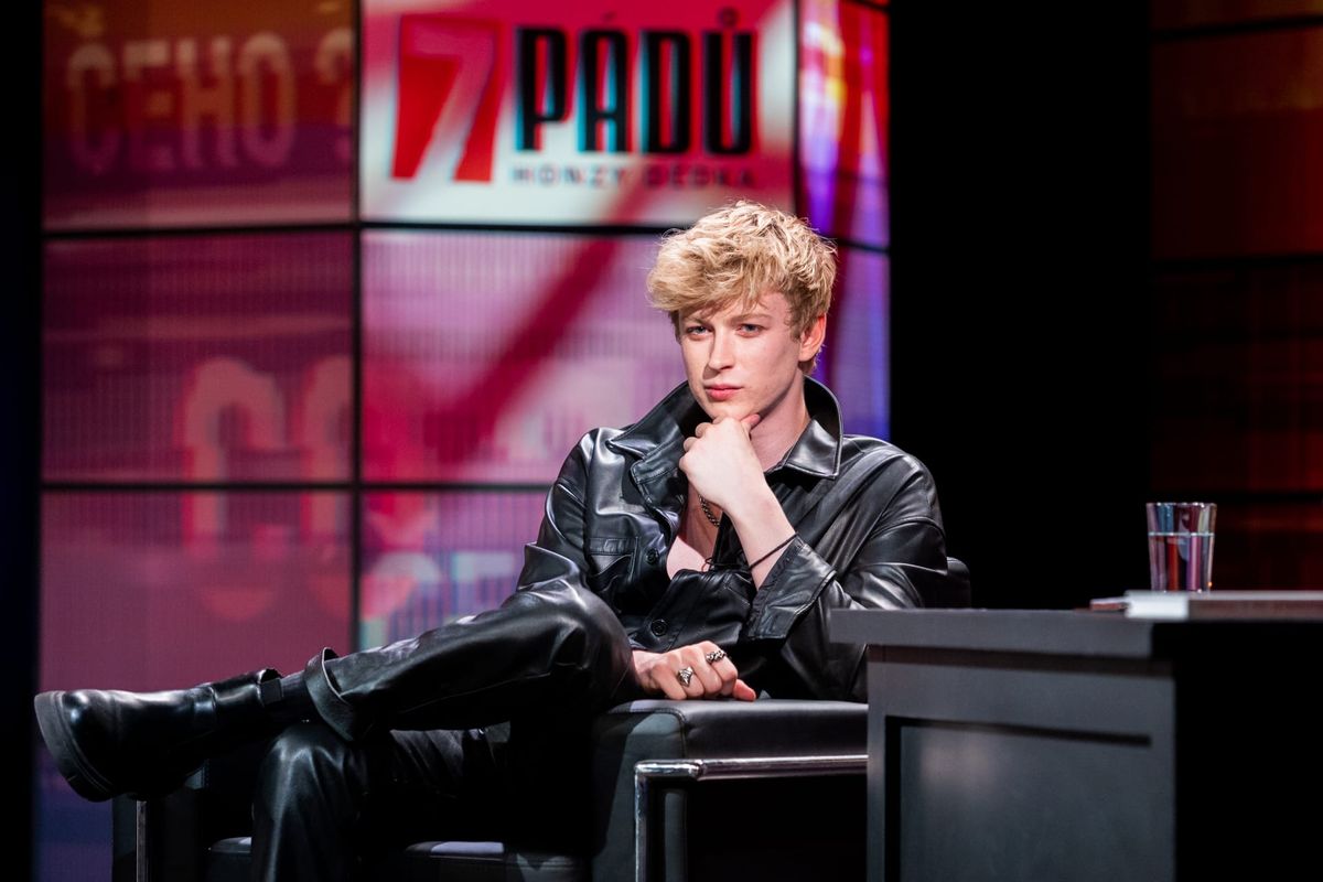 Víme, kde bydlí Adam Mišík. Luxusní cihlový obývák je perla bytu