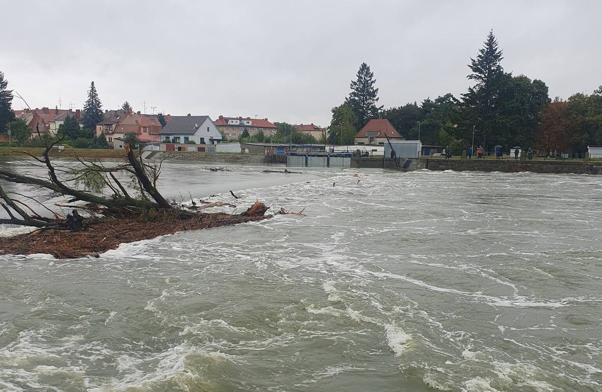 Moravskoslezký kraj vyhlásil stav nebezpečí. Povodně budou extrémní, hlásí město Moravskoslezký kraj vyhlásil stav nebezpečí. Povodně budou extrémní, hlásí město