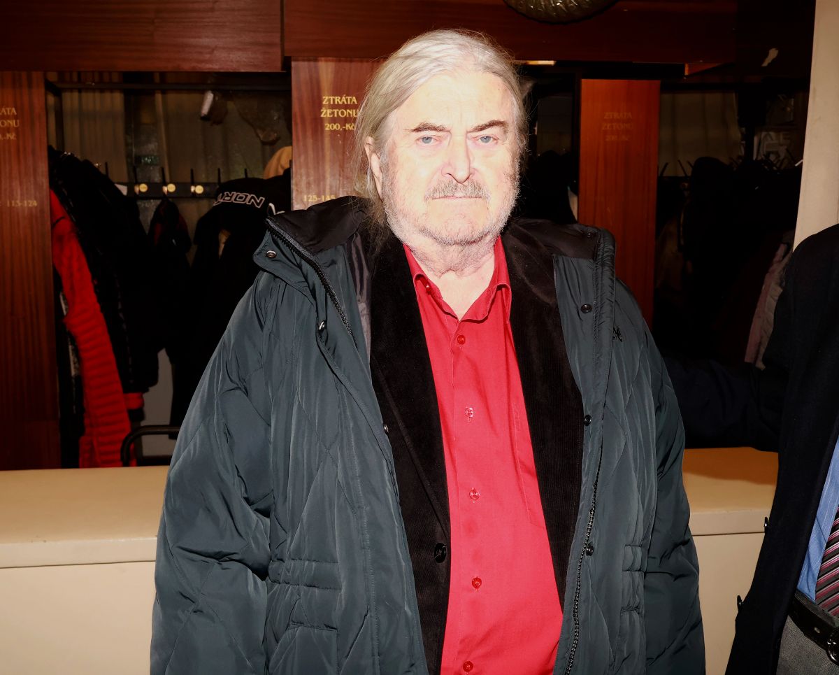František Ringo Čech šokoval fanoušky: Ukázal zkrvavený obličej a velký monokl František Ringo Čech šokoval fanoušky: Ukázal zkrvavený obličej a velký monokl