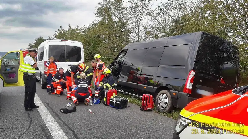 Nehoda blokuje dálnici D5.