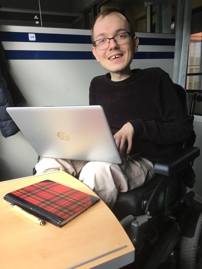 Adam se své nemoci nebojí a hodlá bojovat. Adam se své nemoci nebojí a hodlá bojovat.