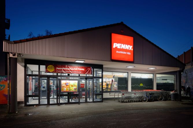 Slevy nabízí i Penny Market. Slevy nabízí i Penny Market.