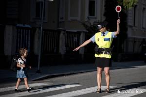 V Ostravě budou i letos pomáhat dětem u školy strážníci městské policie