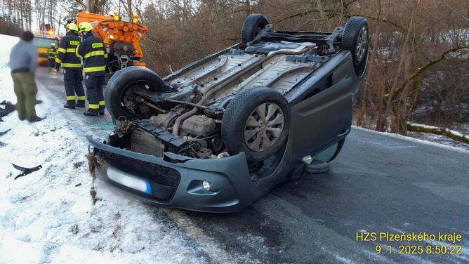 Hasiči se od rána nezastavili. Hasiči se od rána nezastavili.