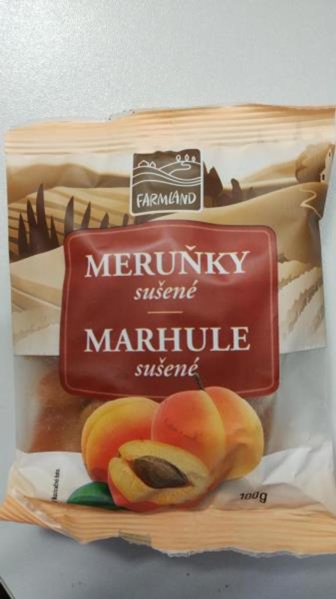 Kaufland prodával nechutné meruňky. Kaufland prodával nechutné meruňky.