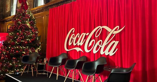 Coca-Cola kamion míří do Česka. Coca-Cola kamion míří do Česka.