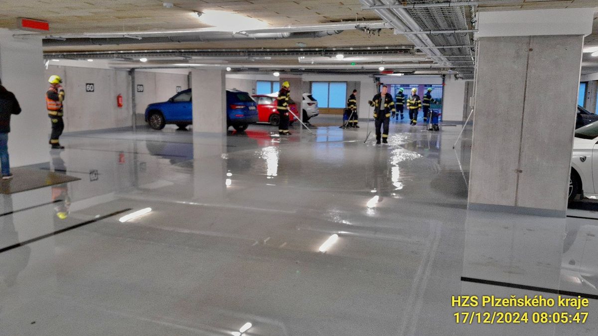 Zatopené garáže v Plzni
