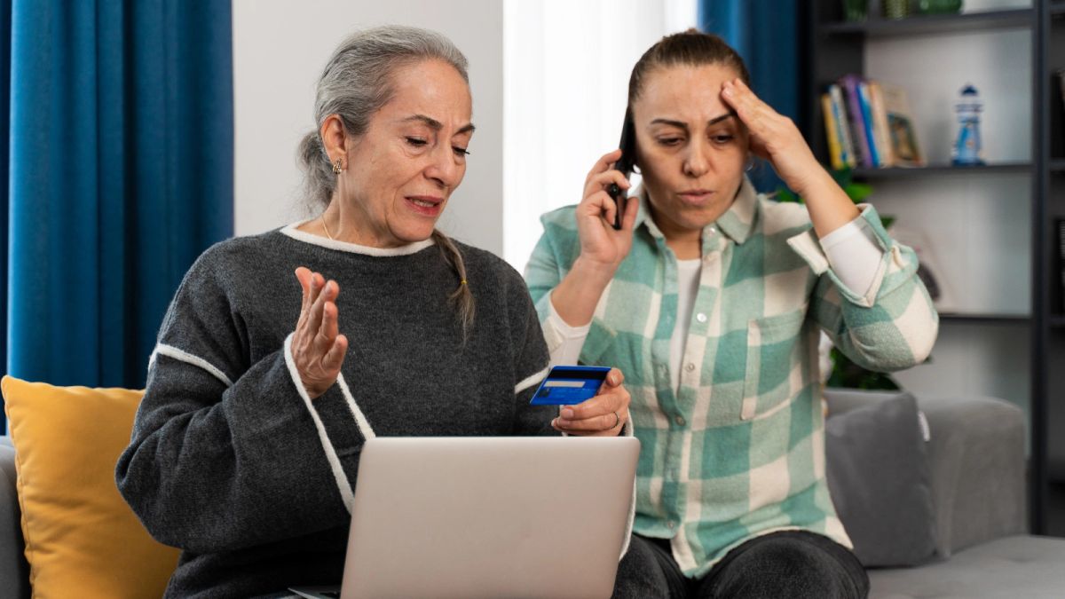 Kdo klikne na tento e-mail, přijde o všechny svoje úspory. Pojišťovny varují před letní hrozbou Kdo klikne na tento e-mail, přijde o všechny svoje úspory. Pojišťovny varují před letní hrozbou