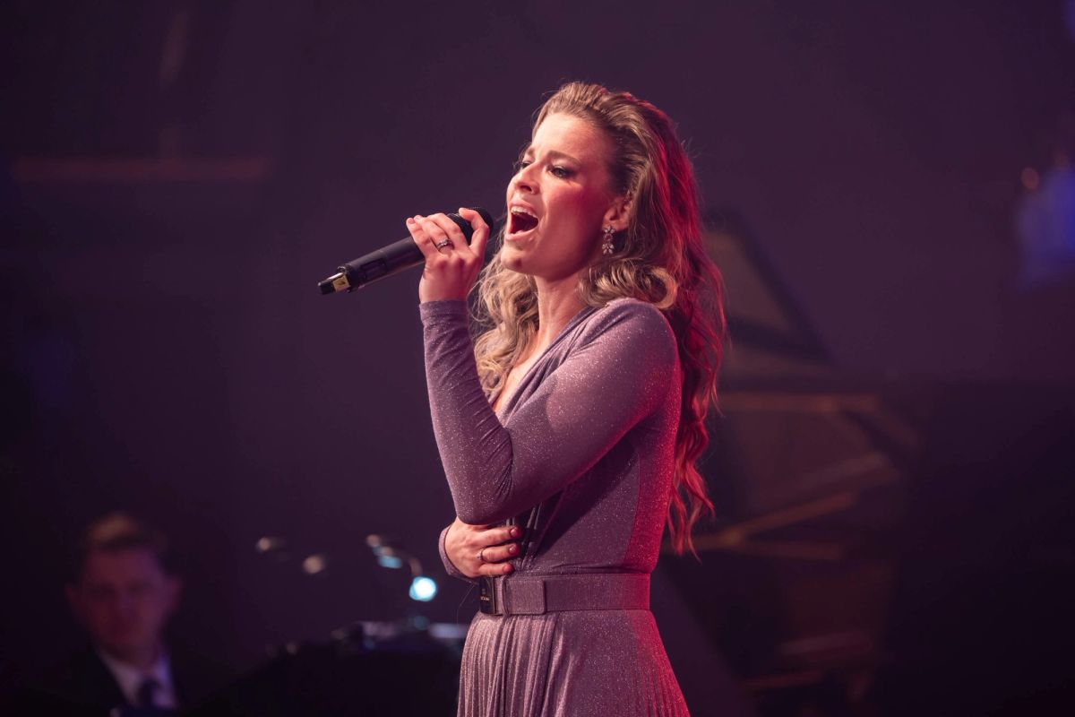 Operní zpěvačka Michaela Štiková Gemrotová se velkolepě vrátila na pódium. Její show podpořila i řada známých osobností Operní zpěvačka Michaela Štiková Gemrotová se velkolepě vrátila na pódium. Její show podpořila i řada známých osobností