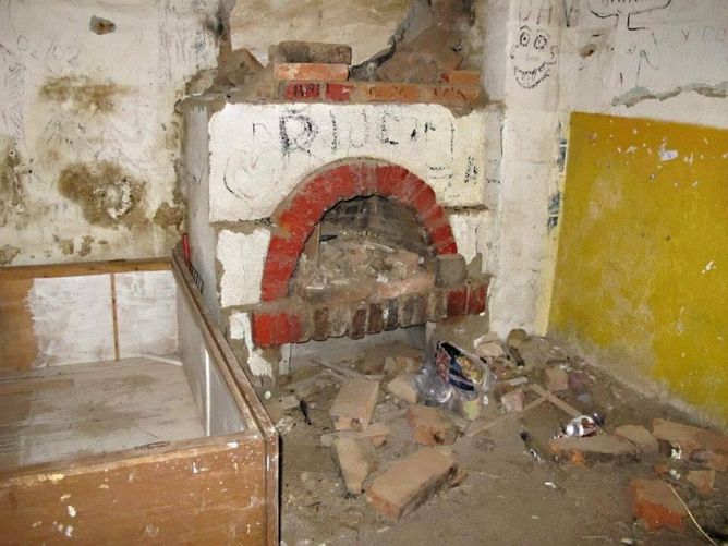 Roubenka Pohádka. Tady žil Ivan Roubal. Roubenka Pohádka. Tady žil Ivan Roubal.