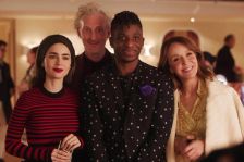 Emily in Paris je tu.