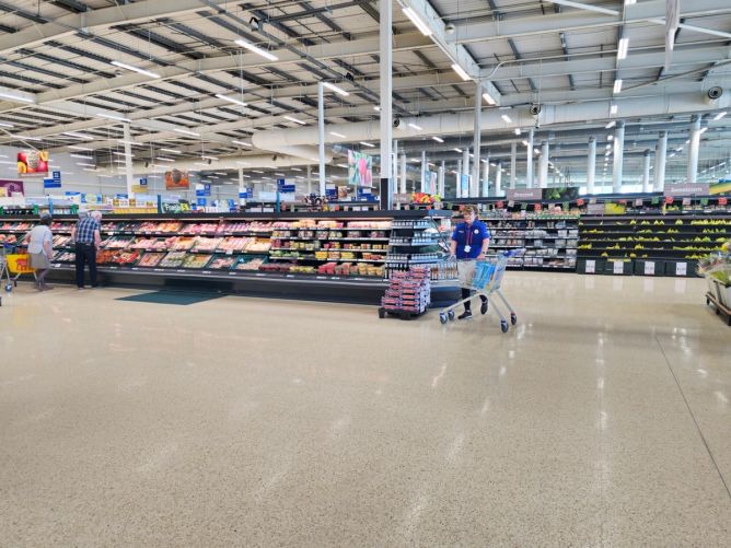 Tesco připravilo velké slevy. Tesco připravilo velké slevy.