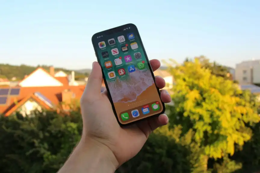 4 geniální funkce iPhonu 16 / 16 Pro, které v EU zatím neuvidíme