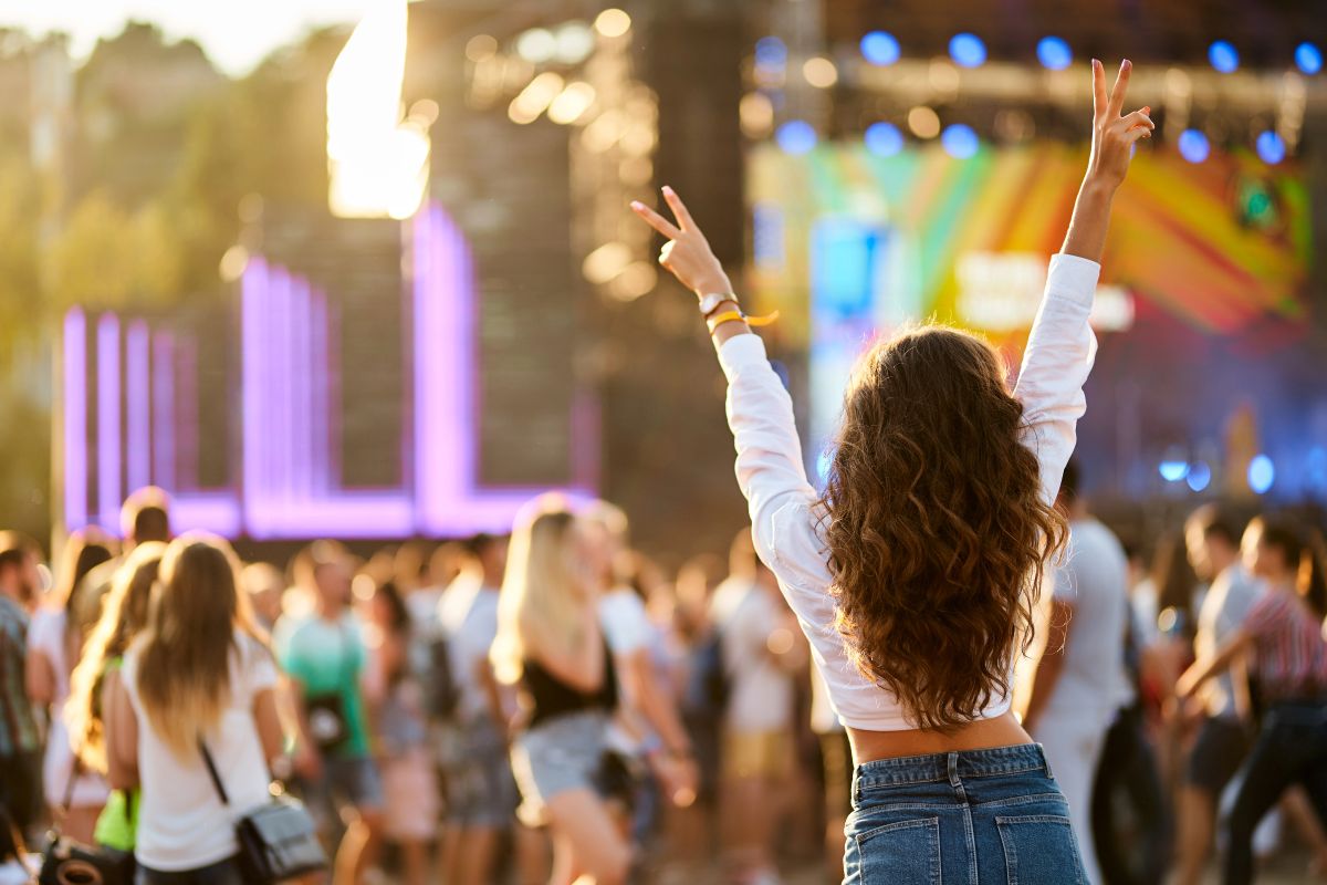 Začíná hudební maraton: tisíce Čechů míří na evropské festivaly, experti bijí na poplach Začíná hudební maraton: tisíce Čechů míří na evropské festivaly, experti bijí na poplach