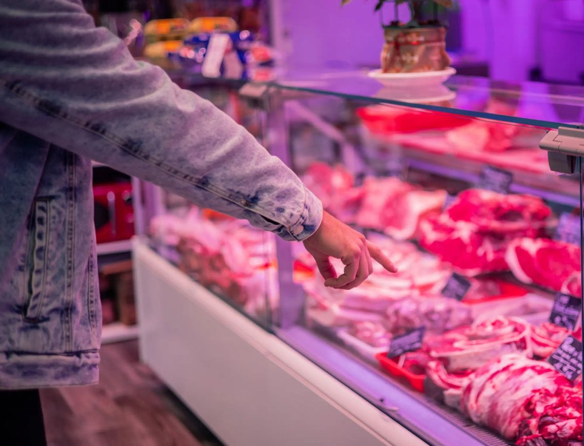 Tento druh masa je největší zlo. Líheň bakterií vás dostane do nemocnice dřív, než řeknete švec. Češi ho kupují na kila Tento druh masa je největší zlo. Líheň bakterií vás dostane do nemocnice dřív, než řeknete švec. Češi ho kupují na kila