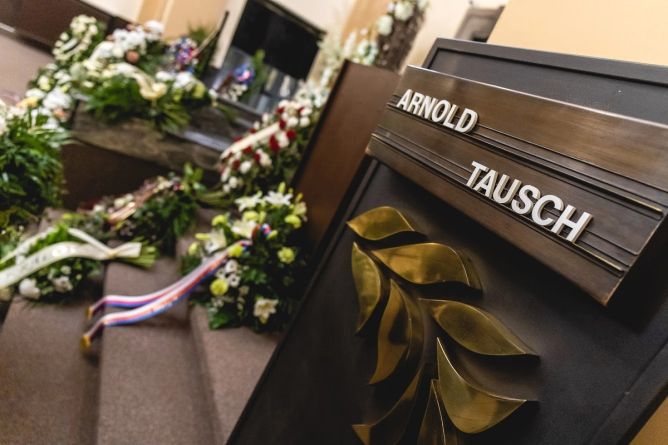Zesnulý policista zemřel tragicky. Zesnulý policista zemřel tragicky.