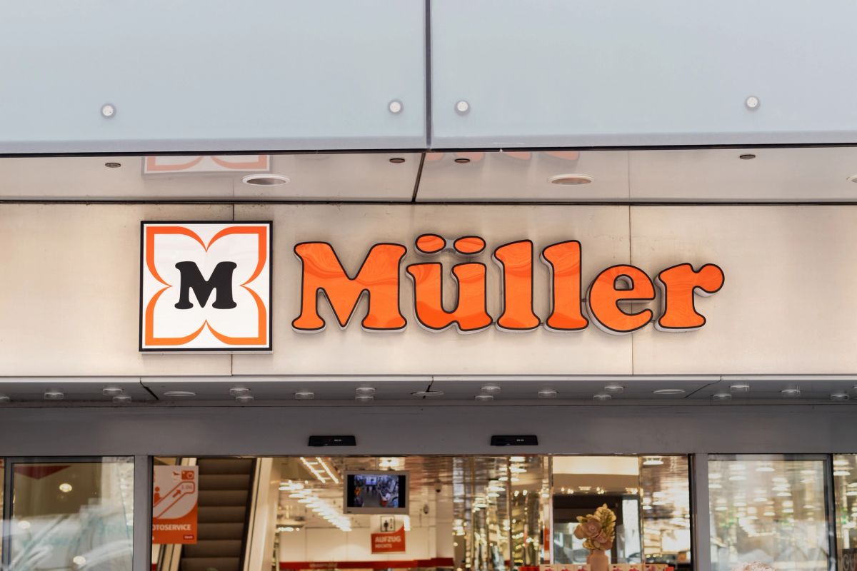 Do Česka míří nový řetězec: Češi tam rychle posílají životopisy, nabízí plat okolo 150 tisíc. Do Česka míří nový řetězec: Češi tam rychle posílají životopisy, nabízí plat okolo 150 tisíc.