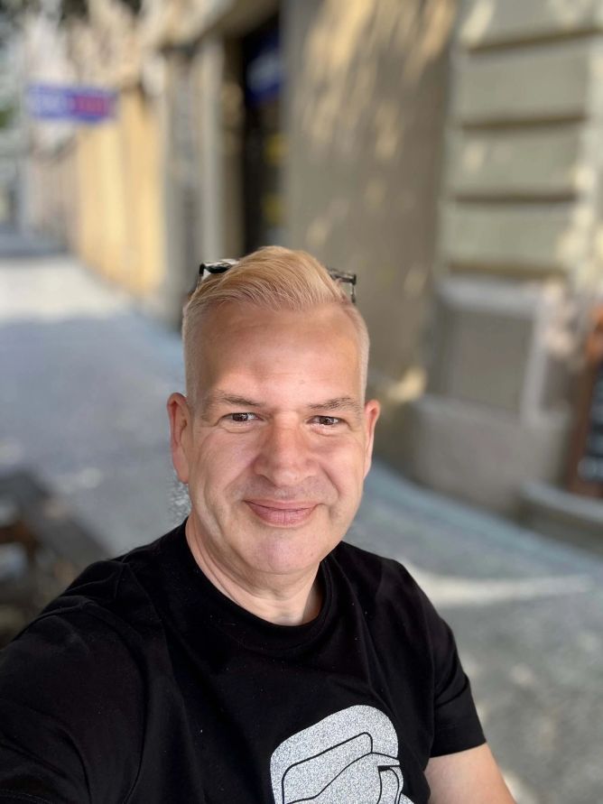 Marek se nevzdává a bojuje. Marek se nevzdává a bojuje.