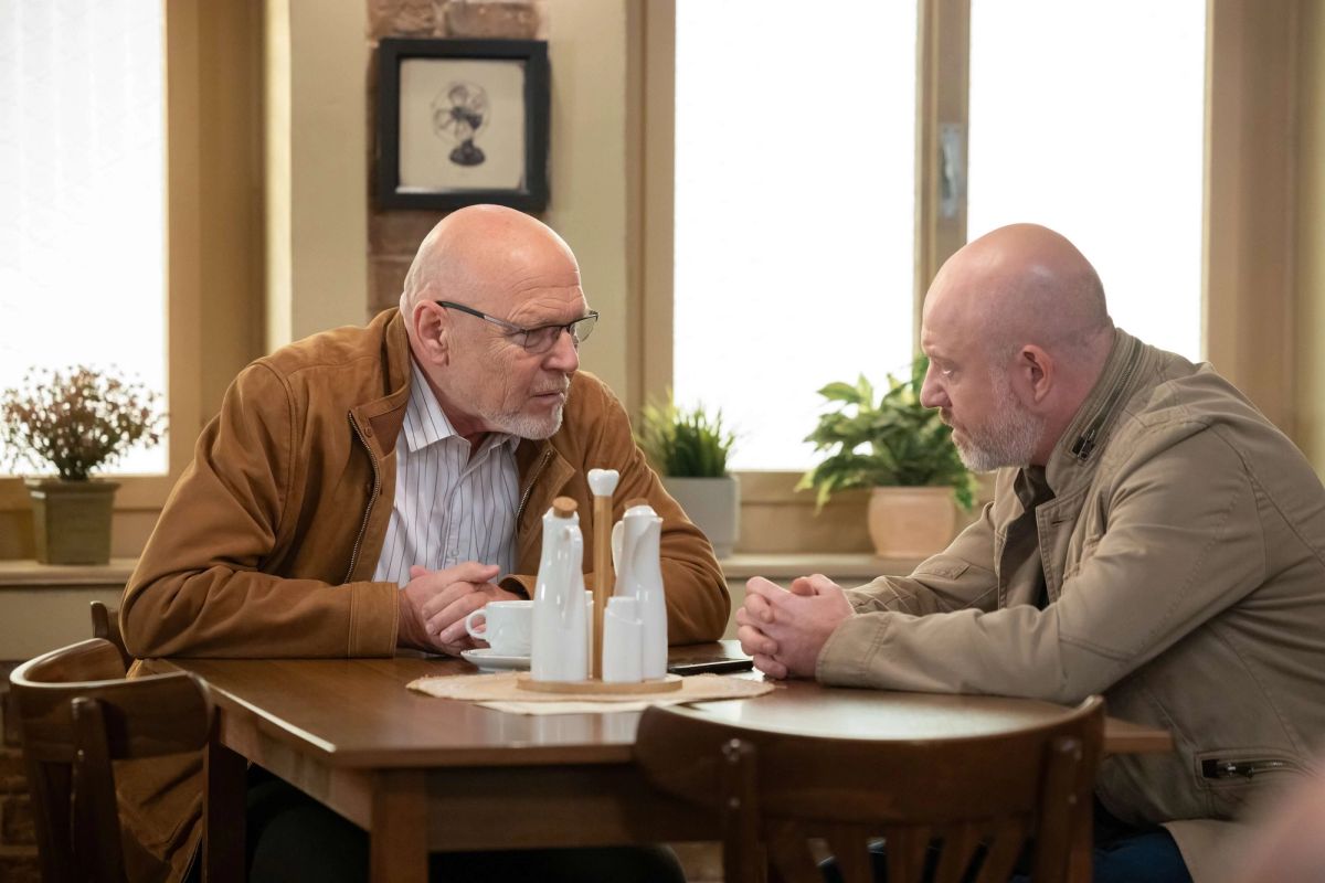 Šokující odhalení v Ulici: Kdo je skutečným otcem Jirky Hermana? Šokující odhalení v Ulici: Kdo je skutečným otcem Jirky Hermana?