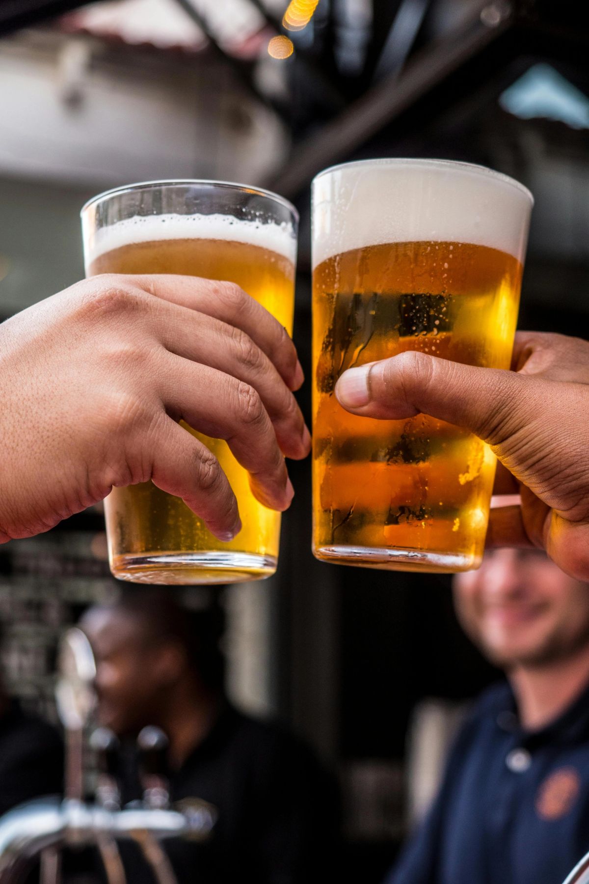 Alarmující výsledky kontrol ČOI: Každá druhá provozovna prodala mladistvým alkohol Alarmující výsledky kontrol ČOI: Každá druhá provozovna prodala mladistvým alkohol