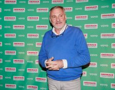 Známý herec a moderátor se na sociálních sítích pochlubil nečekaným zdravotním problémem.