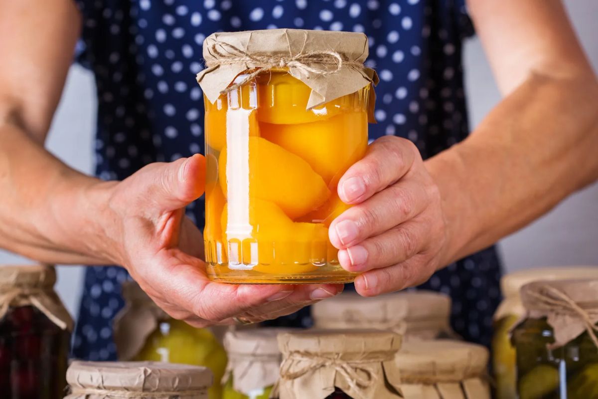 Toto ovoce demoluje srdce a rozleptává cévní stěny. Češi ho jedí ve velkém, obzvláště na Vánoce Toto ovoce demoluje srdce a rozleptává cévní stěny. Češi ho jedí ve velkém, obzvláště na Vánoce