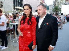 Ornella musela do nemocnice, Kokta odchází s igelitkou a přiznává bolestivou pravdu