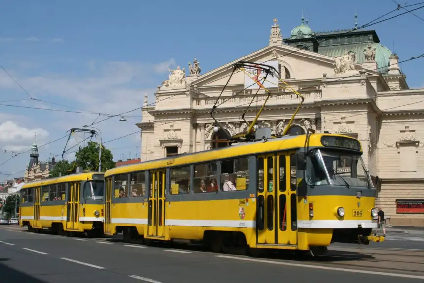 Plzeňská MHD se vrací do normálu. Rekonstrukce Zbrojnické ulice končí, autobusy pojedou po původních trasách