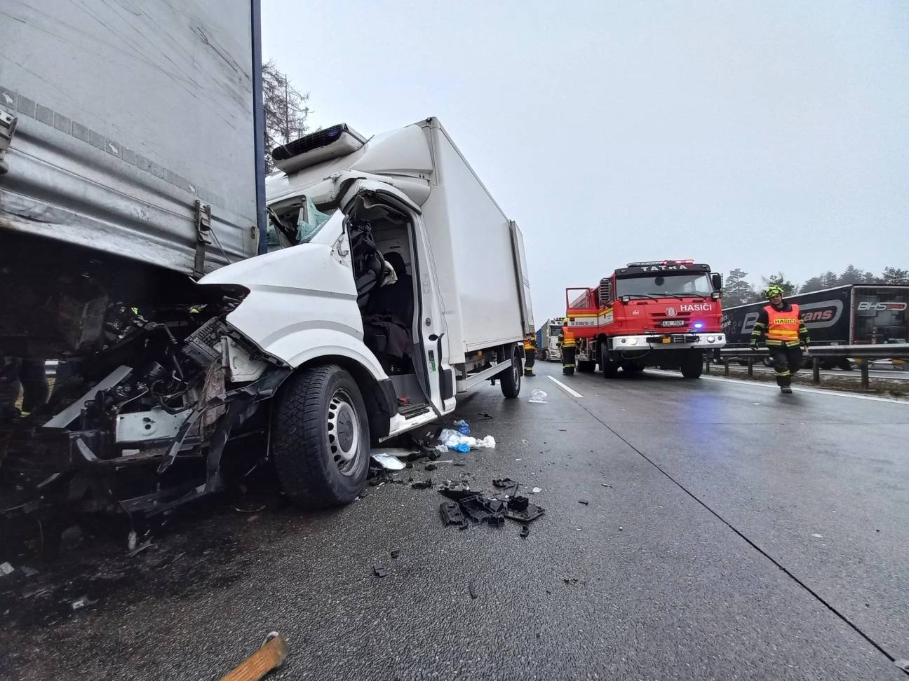 Dálnici D5 blokuje nehoda. Tvoří se hodinové kolony