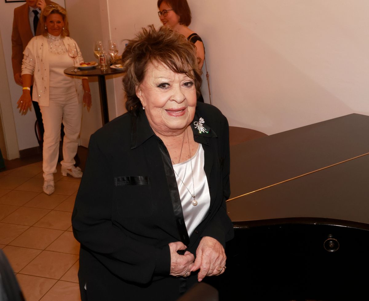 Jiřina Bohdalová opět šokovala fanoušky. Měsíc po operaci srdce předvádí nemožné Jiřina Bohdalová opět šokovala fanoušky. Měsíc po operaci srdce předvádí nemožné