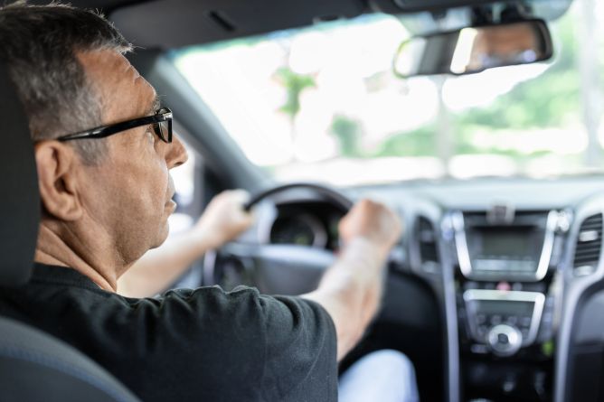 Nový postih pro řidiče: Za tuhle nenápadnou chybu v řidičáku hrozí vysoká pokuta. Nový postih pro řidiče: Za tuhle nenápadnou chybu v řidičáku hrozí vysoká pokuta.