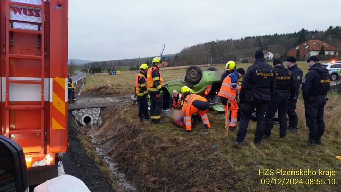 Dopravní nehoda u Starého Plzence. Dopravní nehoda u Starého Plzence.