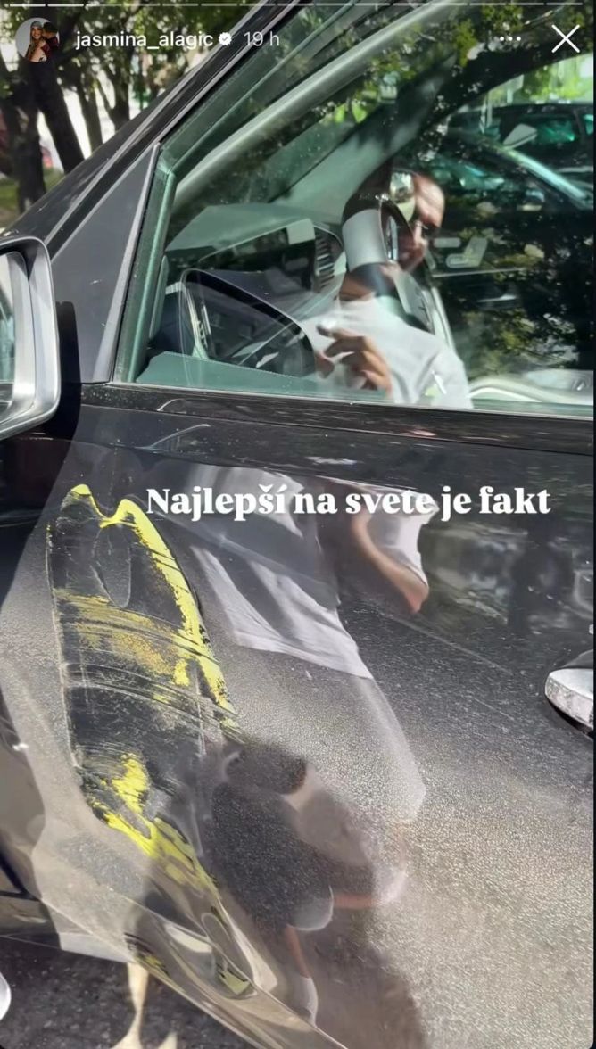 Nehoda za miliony: Jasmina Alagič rozmlátila své auto! Co na to řekl Rytmus? Nehoda za miliony: Jasmina Alagič rozmlátila své auto! Co na to řekl Rytmus?