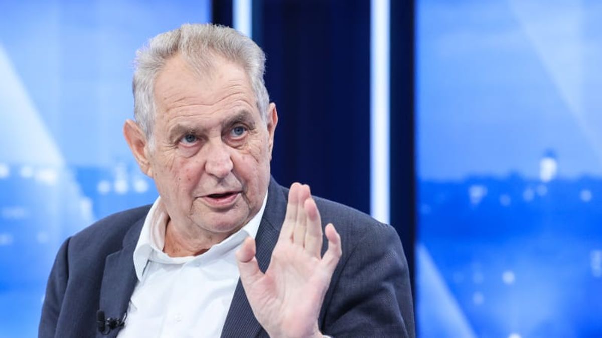 Miloš Zeman opět kritizuje: Vánoční projev plný výčitek vládě Miloš Zeman opět kritizuje: Vánoční projev plný výčitek vládě