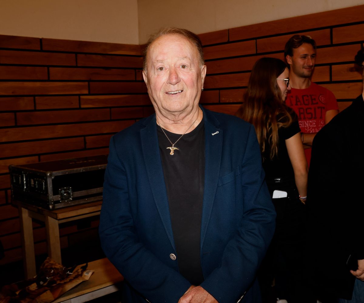 Petr Janda přímo z Albánie nadchl fanoušky rodinnou fotkou: Krása jeho dcer bere dech Petr Janda přímo z Albánie nadchl fanoušky rodinnou fotkou: Krása jeho dcer bere dech