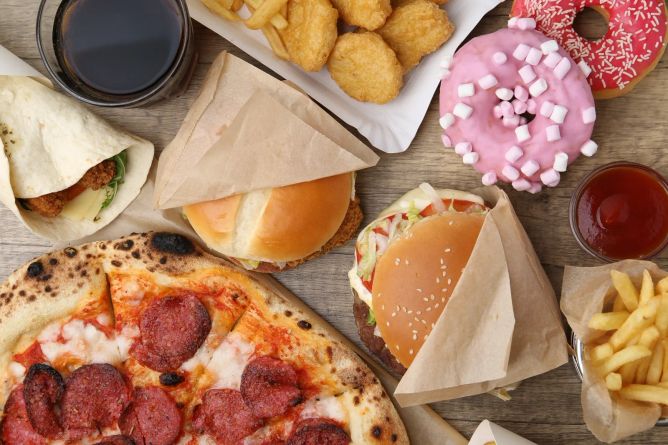 Pravidelné jídlo z fast-foodů vašemu tělu rozhodně neprospěje Pravidelné jídlo z fast-foodů vašemu tělu rozhodně neprospěje