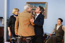 Situace na komoře vygraduje. Situace na komoře vygraduje.