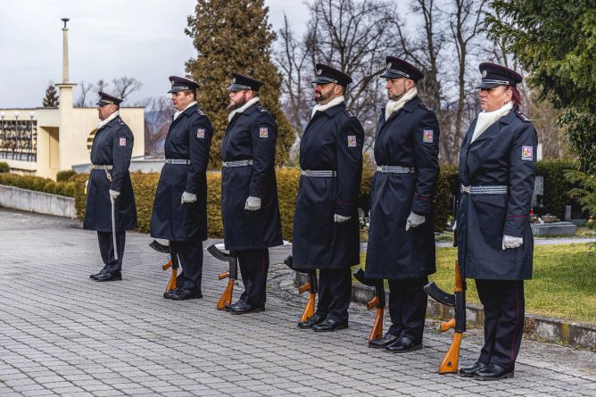 Arnold Tausch měl dnes pohřeb. Arnold Tausch měl dnes pohřeb.