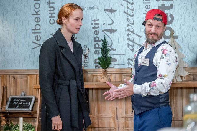 Mário bojuje za společné Vánoce. Mário bojuje za společné Vánoce.