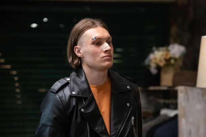 Biderman si jde znovu pro peníze. Biderman si jde znovu pro peníze.